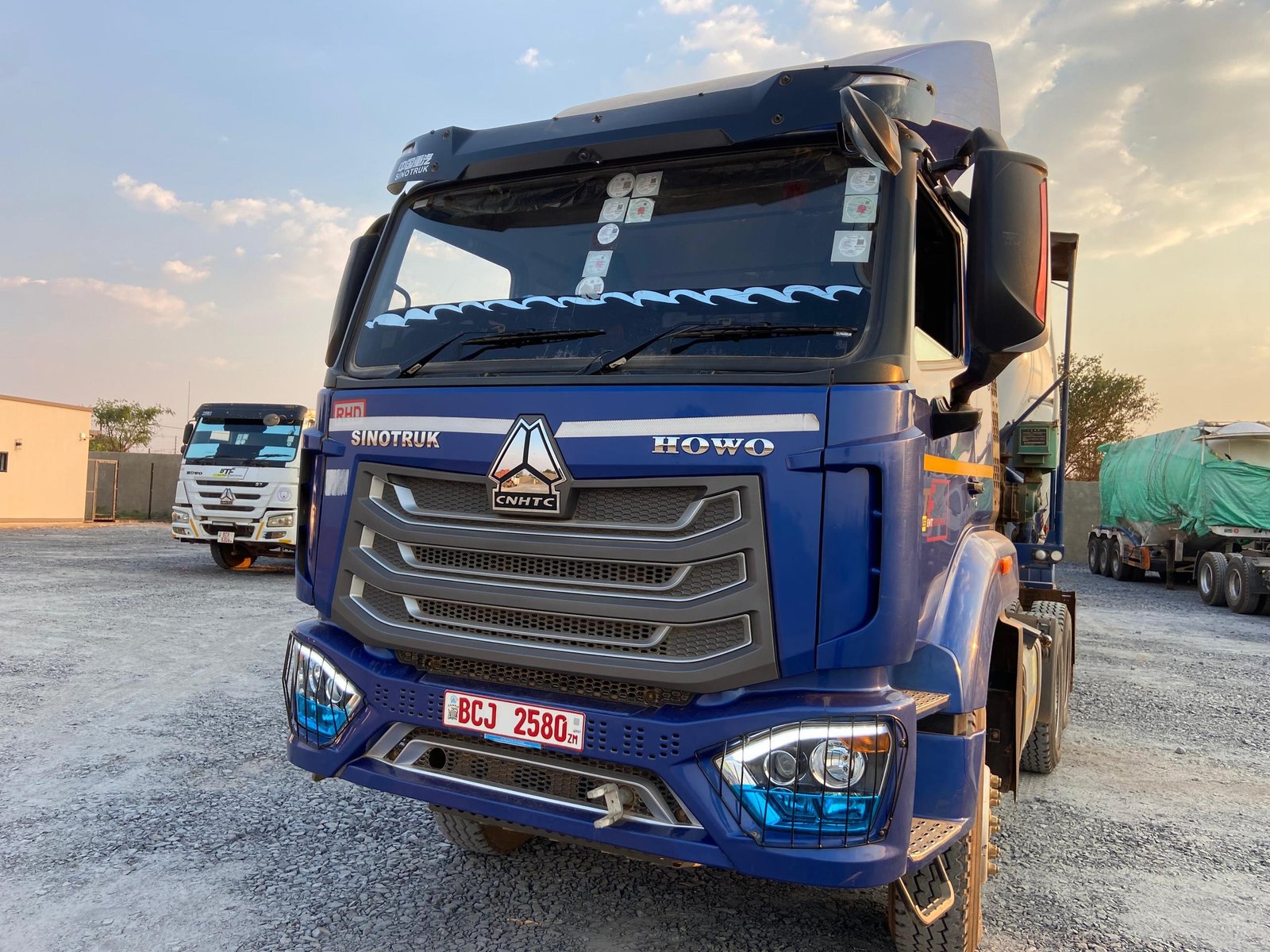 Flatbed haulage truck